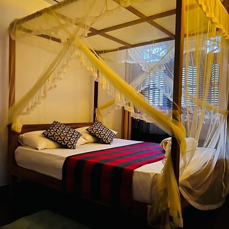 Pradeep Guest House Мирисса Экстерьер фото